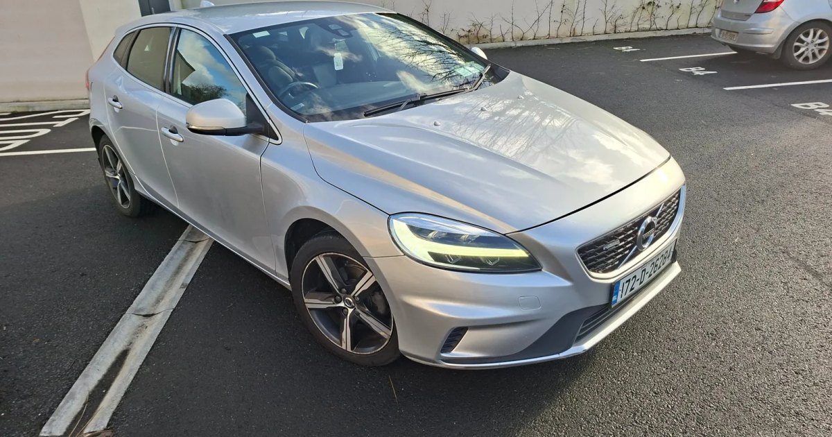 2017 Volvo V40