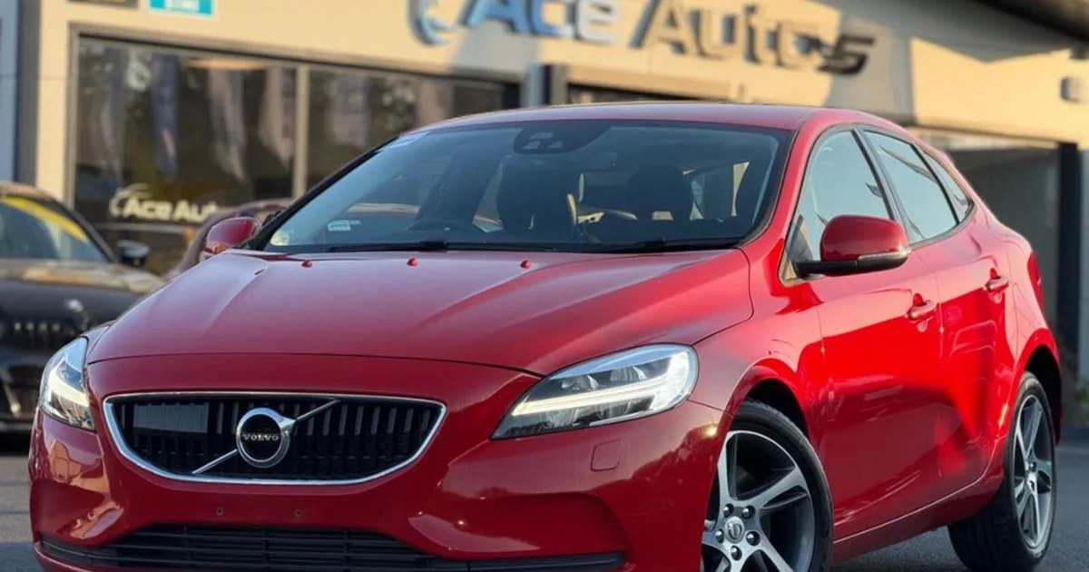 2018 Volvo V40