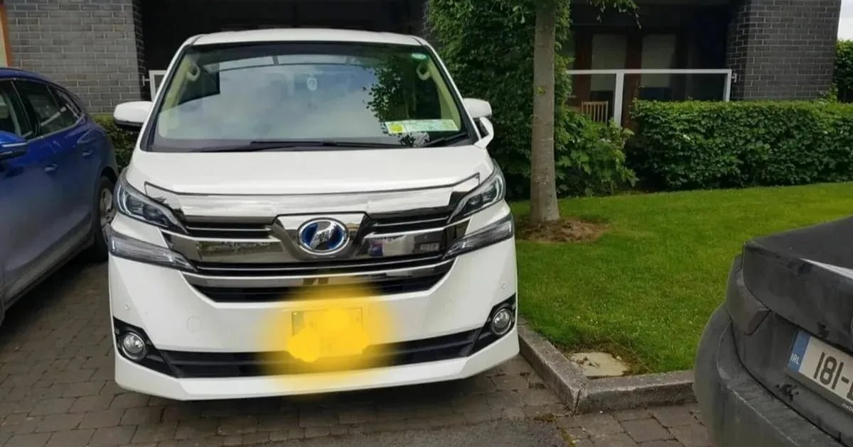 2016 Toyota Vellfire 2.5 AT E 4WD 5DR