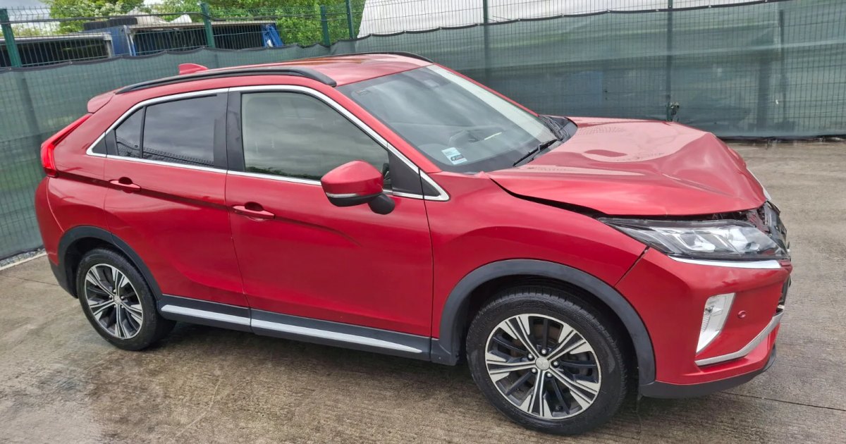 2018 Mitsubishi Eclipse Ecli Intense 6MT 4DR