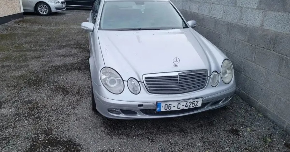 2006 Mercedes-Benz E200