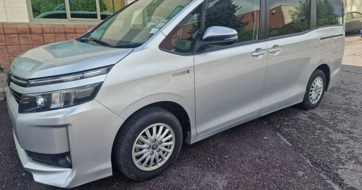 2016 Toyota Voxy