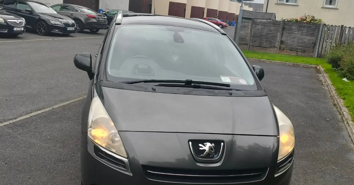 2012 Peugeot 5008