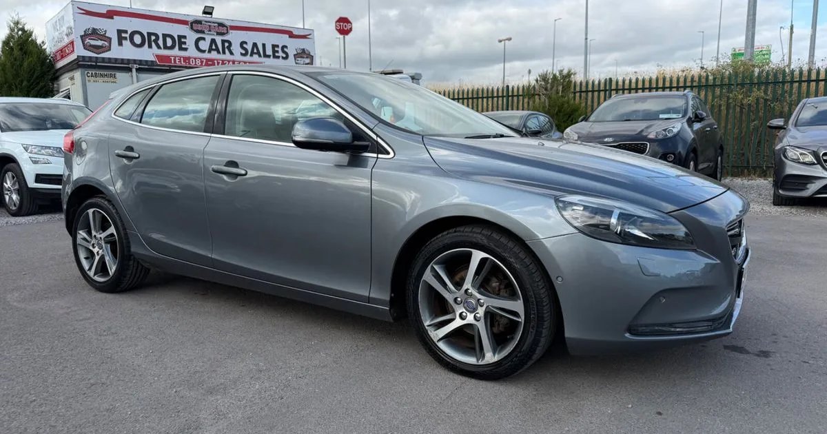 2015 Volvo V40