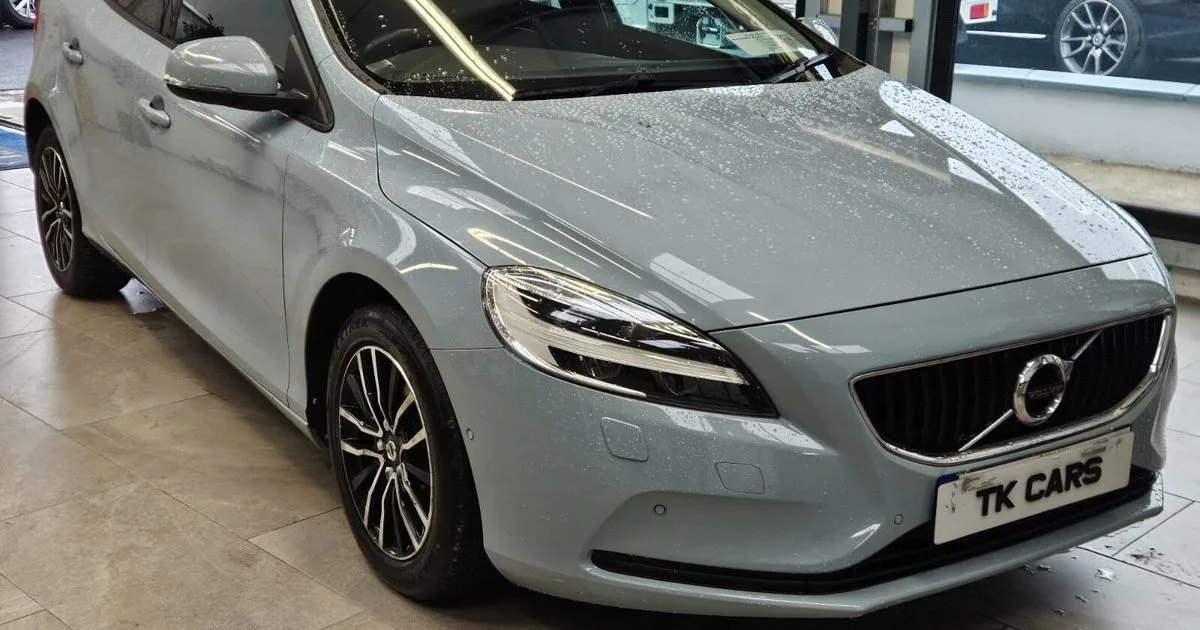 2017 Volvo V40