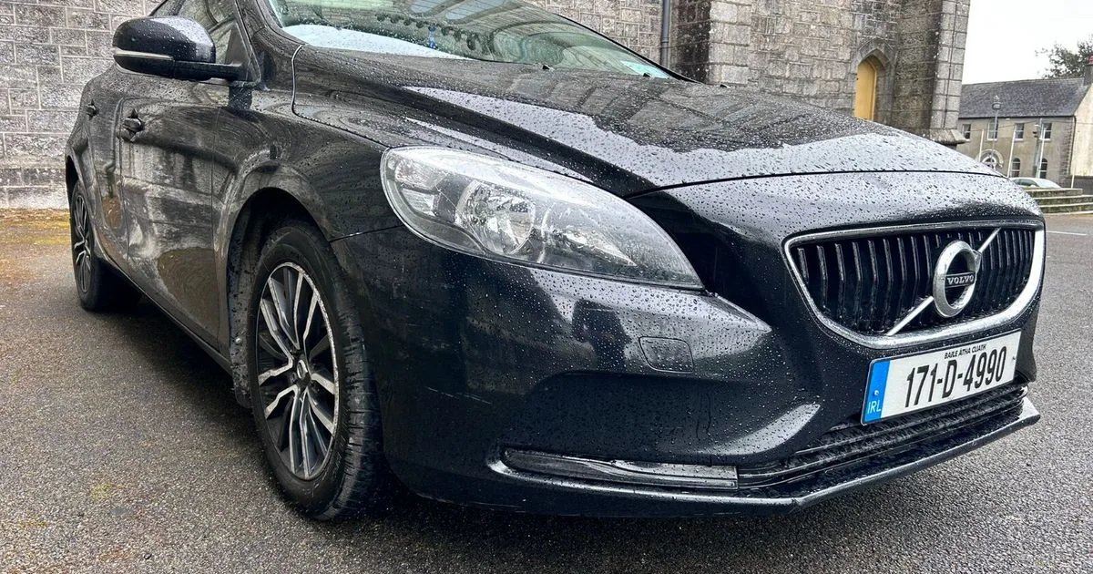 2017 Volvo V40