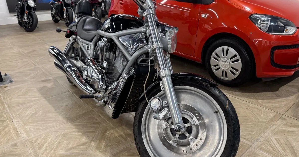 2004 HARLEY DAVIDSON V-ROD