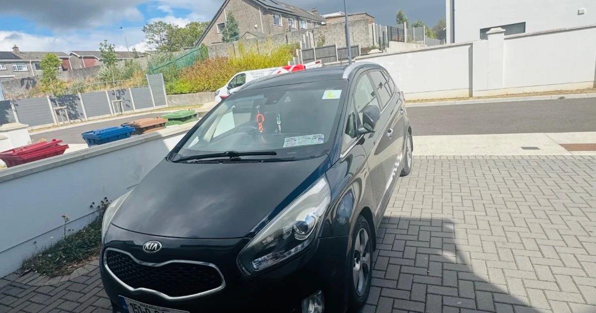 2015 Kia Carens