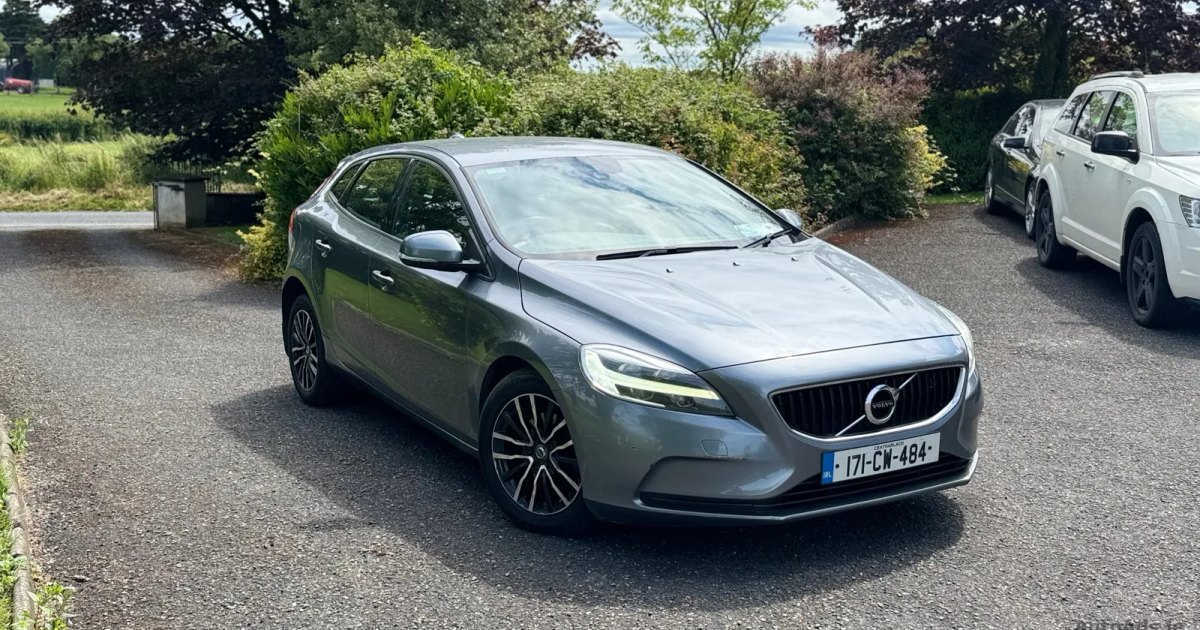 2017 Volvo V40