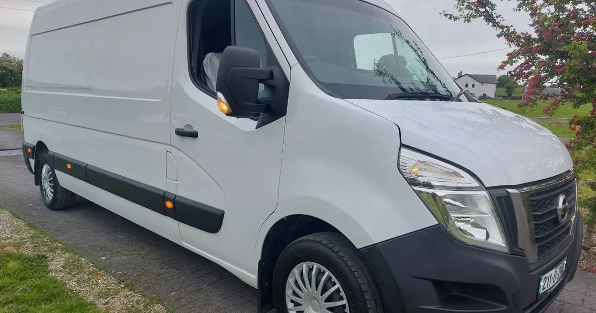 2021 Nissan NV400