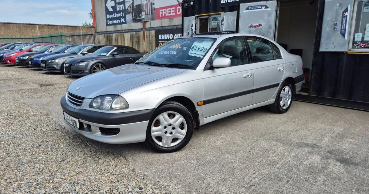 2000 Toyota Avensis