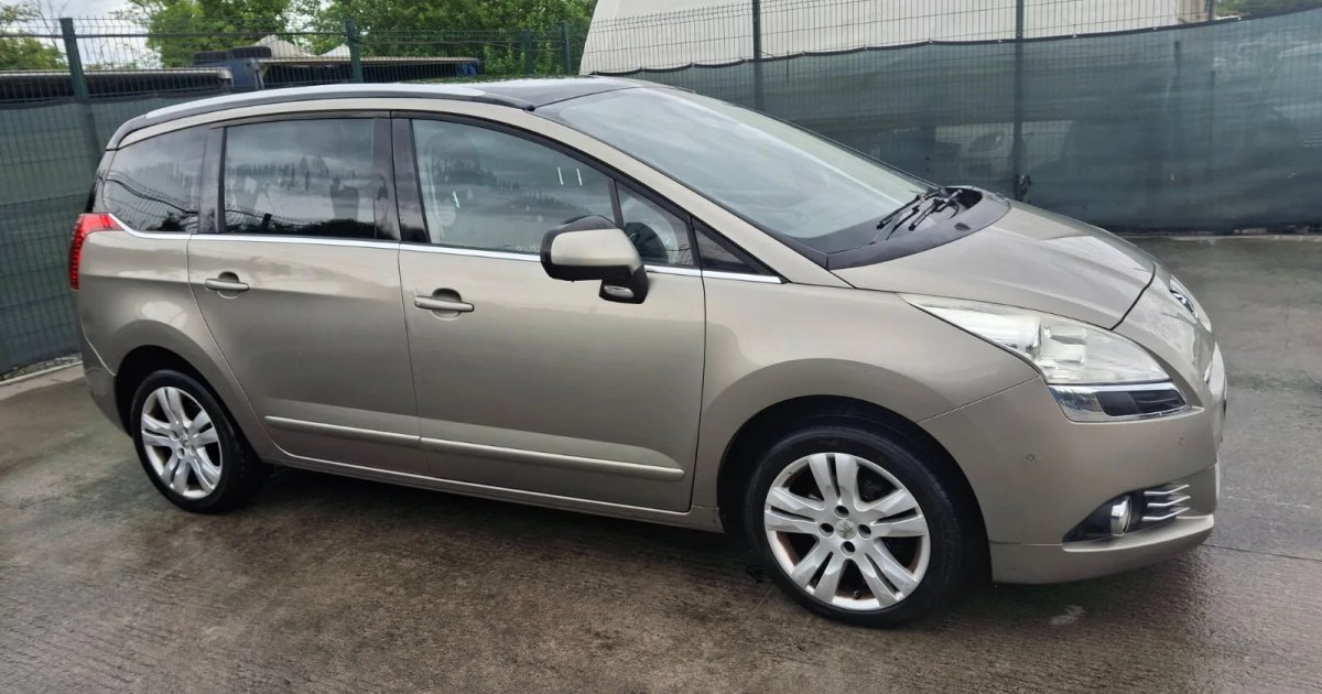 2012 Peugeot 5008