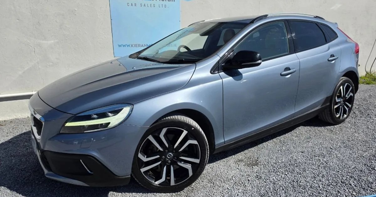 2019 Volvo V40