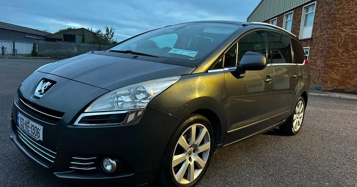 2013 Peugeot 5008