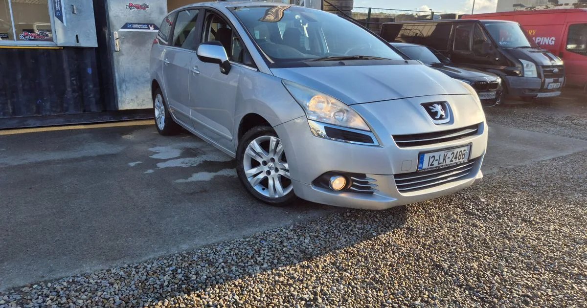 2012 Peugeot 5008