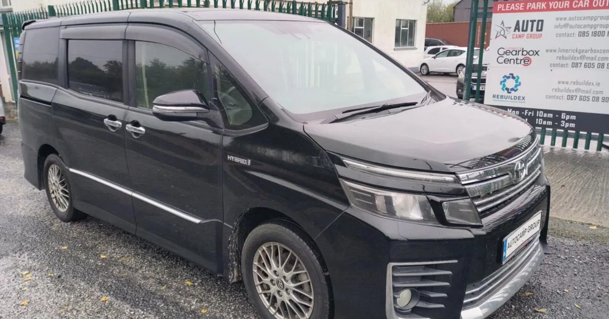2016 Toyota Voxy