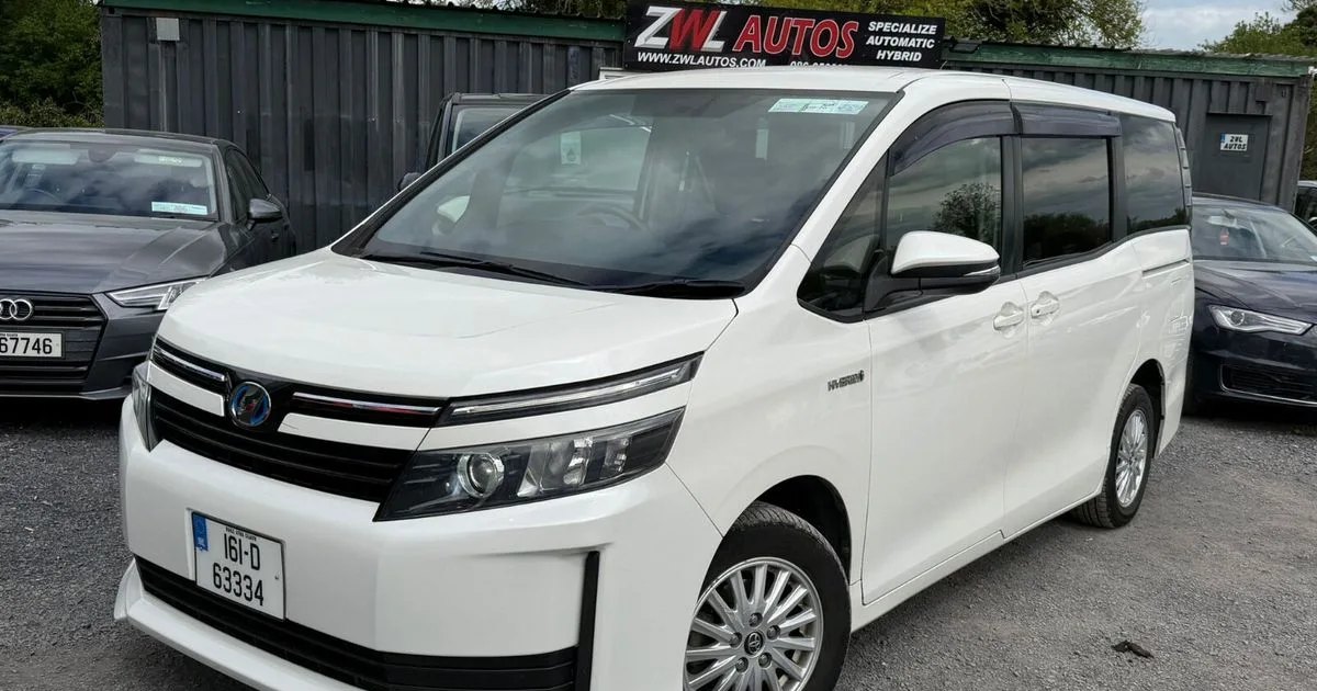 2016 Toyota Voxy
