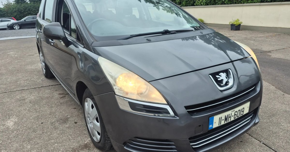 2011 Peugeot 5008