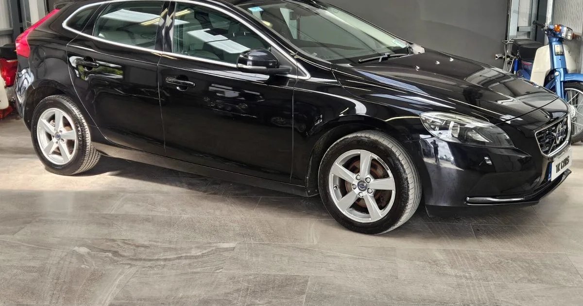 2016 Volvo V40