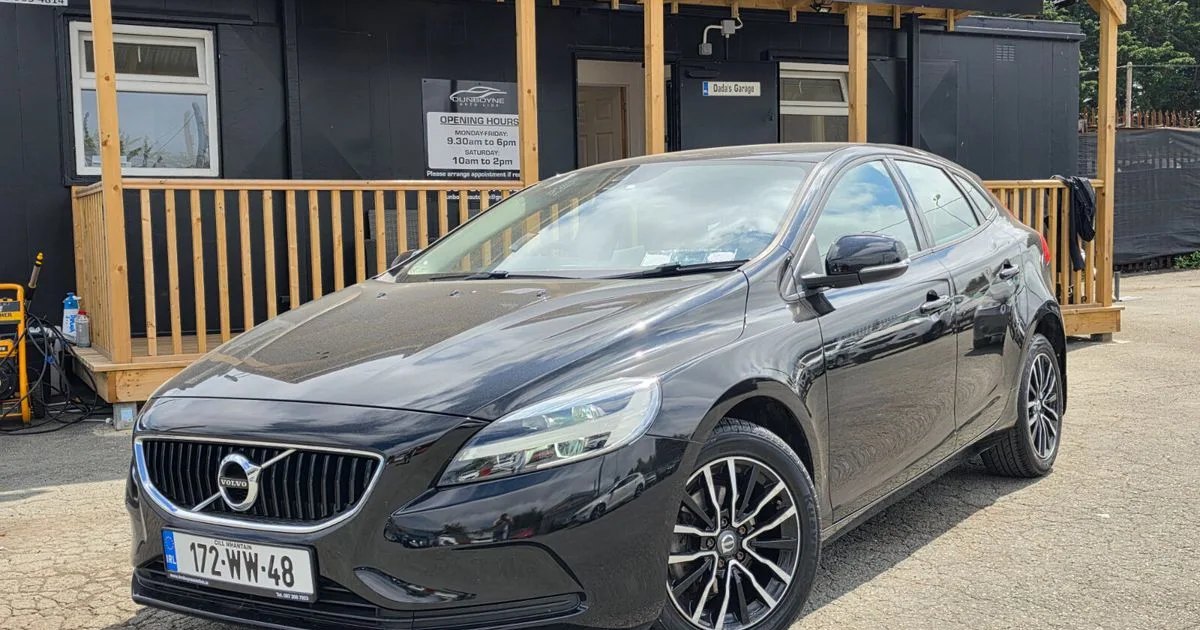 2017 Volvo V40