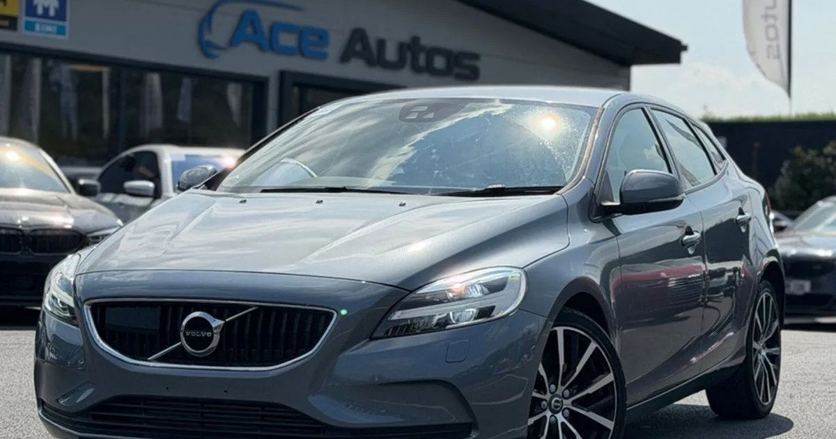 2018 Volvo V40