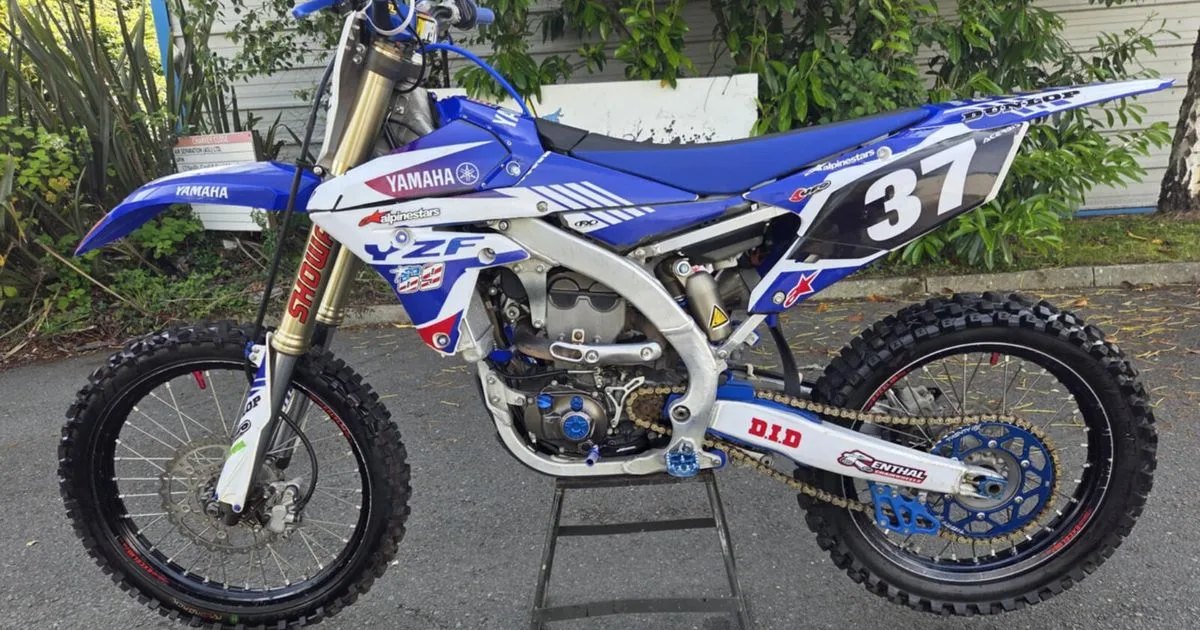 2017 YAMAHA YZF
