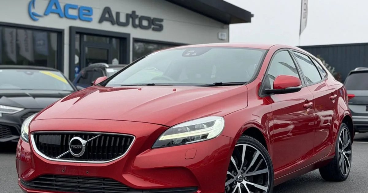 2019 Volvo V40