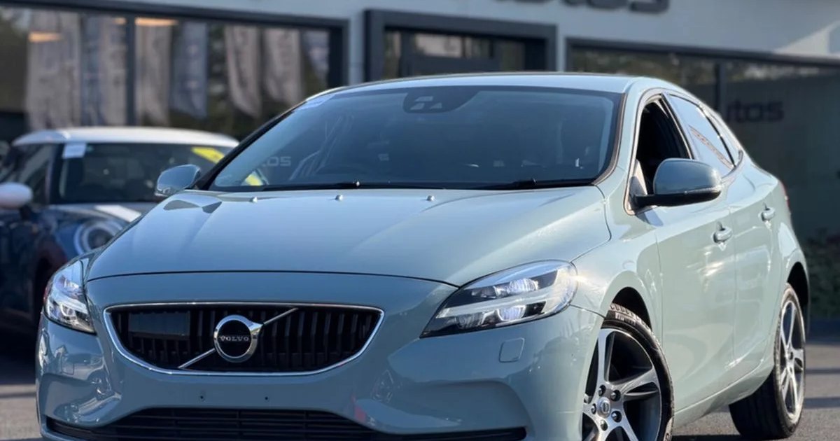 2019 Volvo V40