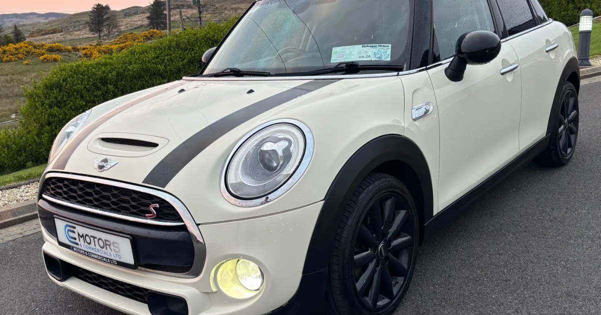 2017 MINI Cooper