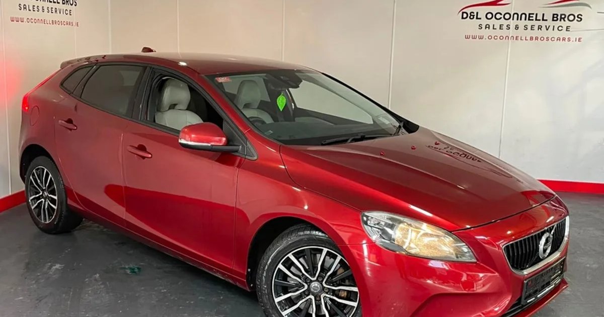 2017 Volvo V40