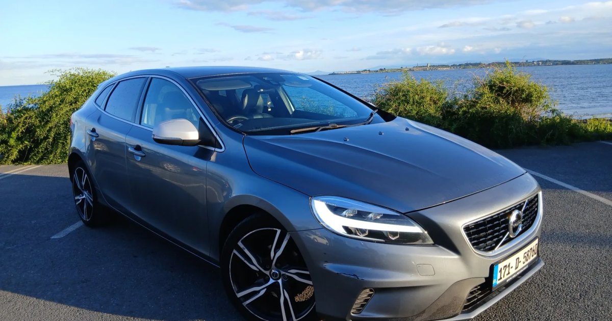 2017 Volvo V40