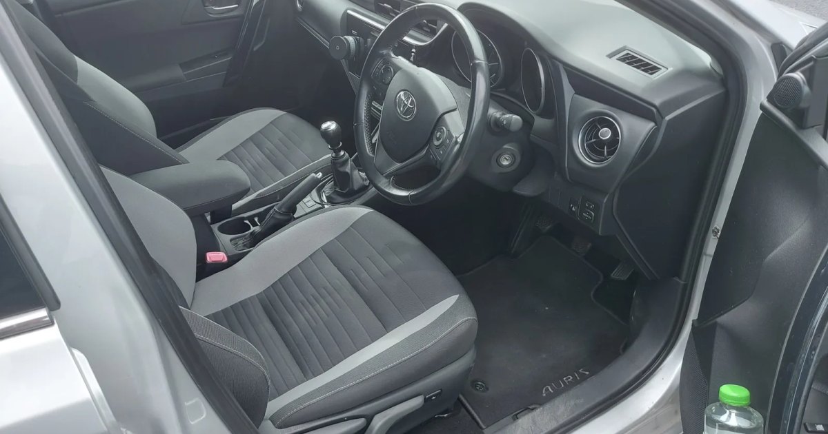 2016 Toyota Auris