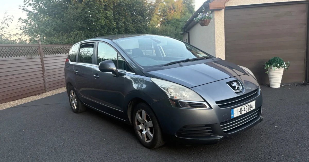 2011 Peugeot 5008