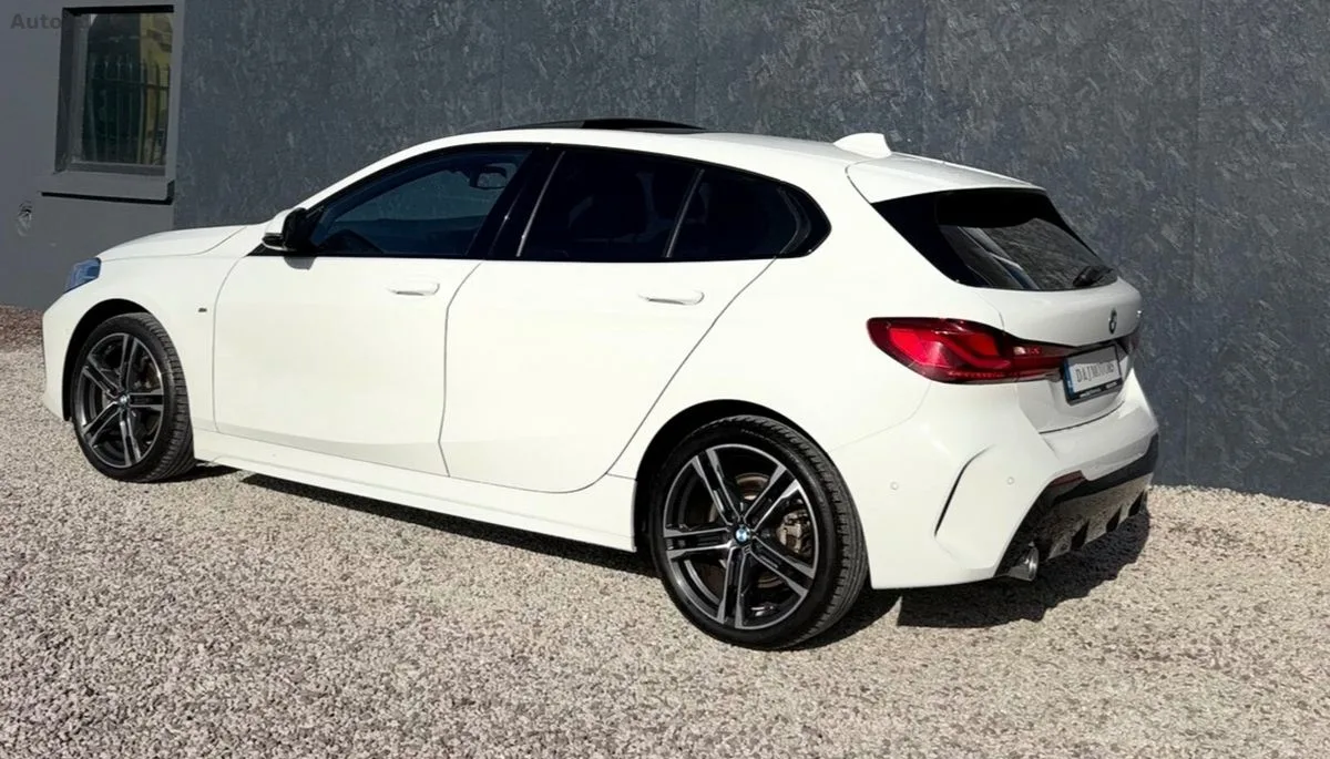 2022 BMW 1-Series – photo 12