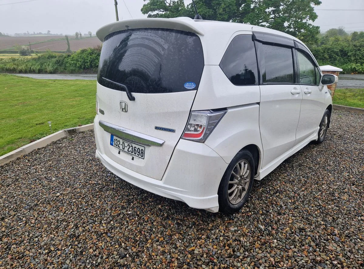 2013 Honda Freed – photo 3