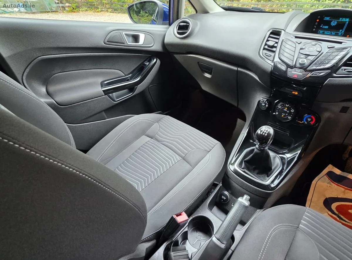 2015 Ford Fiesta – photo 13