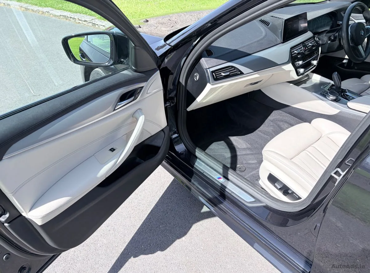 2019 BMW 5-Series – photo 13