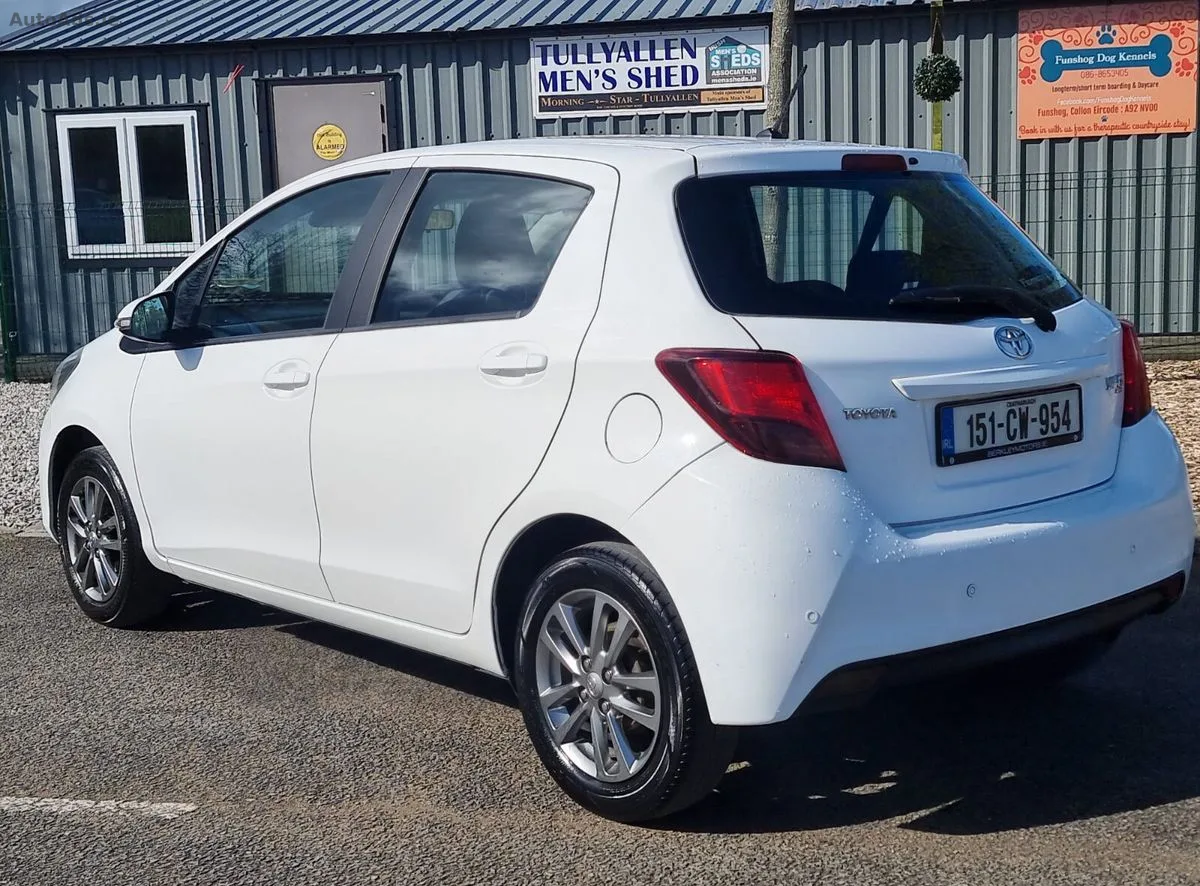 2015 Toyota Yaris – photo 8