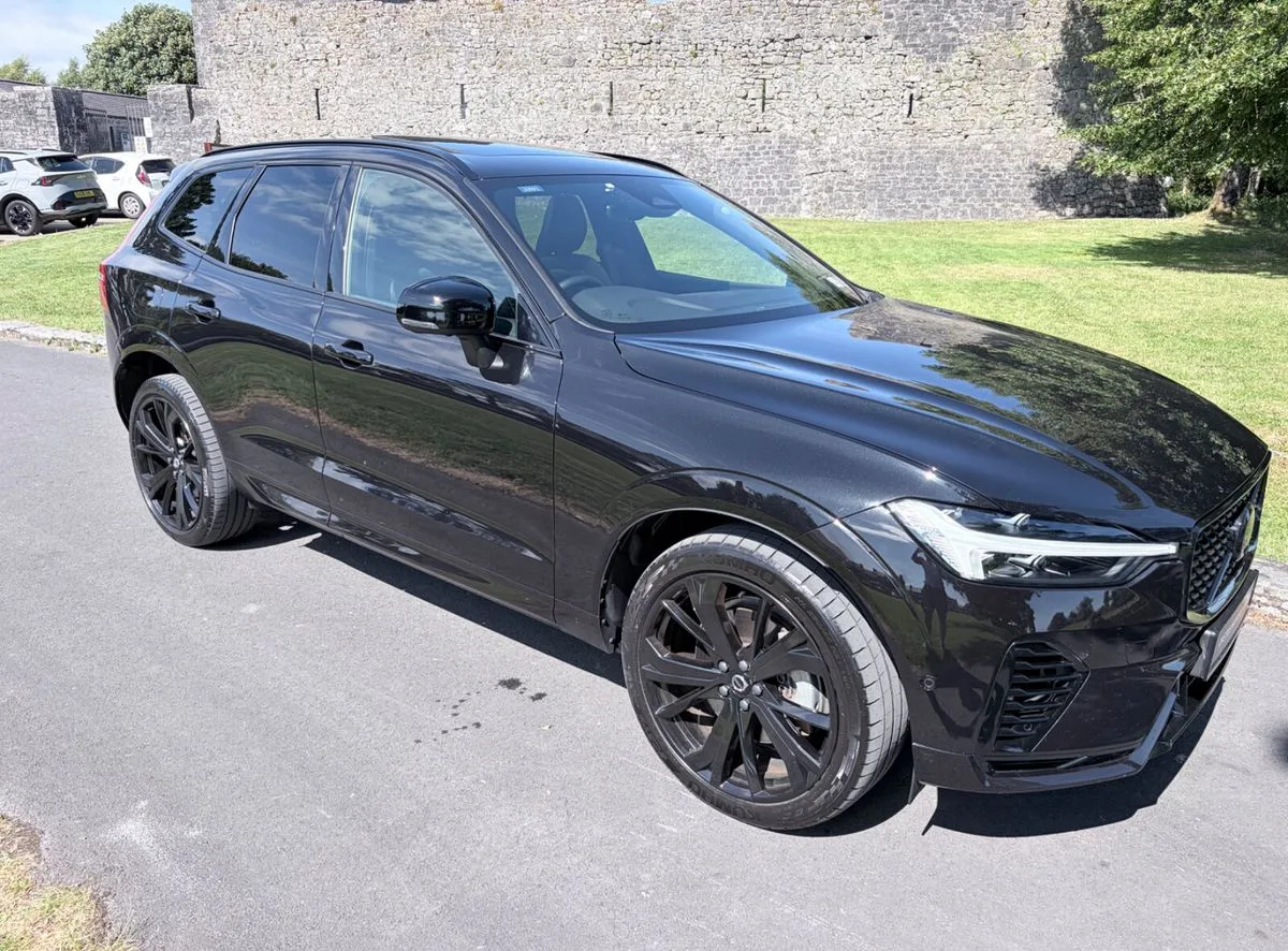 2025 Volvo XC60 – photo 1