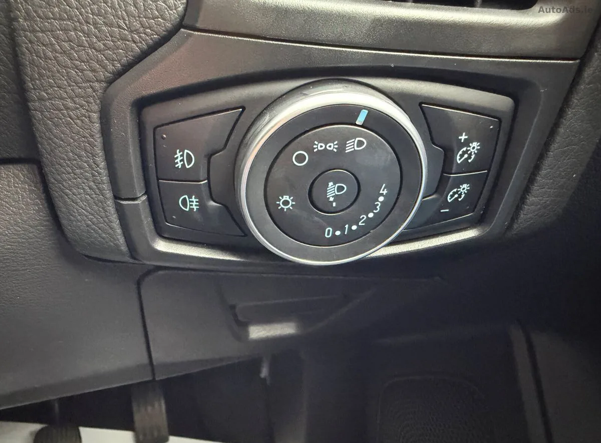 2016 Ford Focus – photo 15