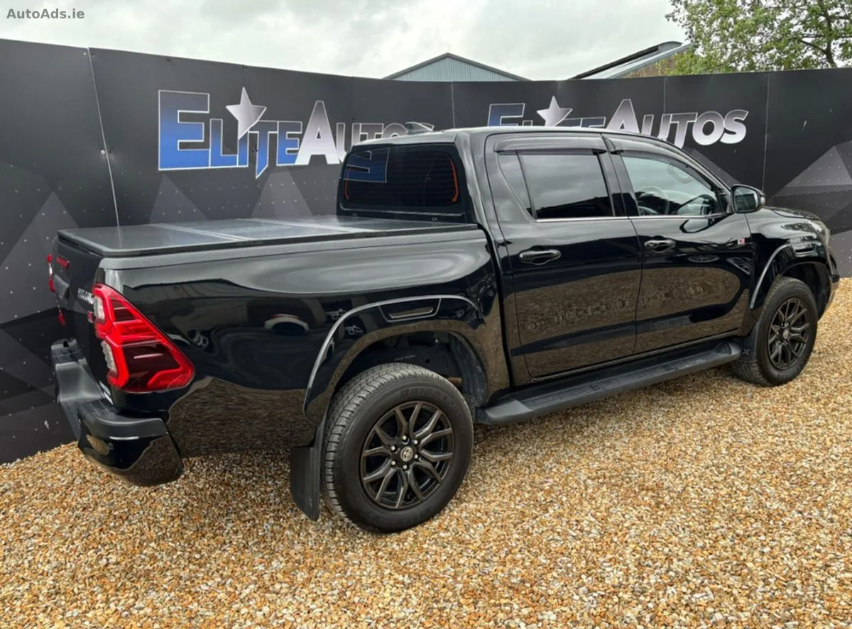 2023 Toyota Hilux – photo 8