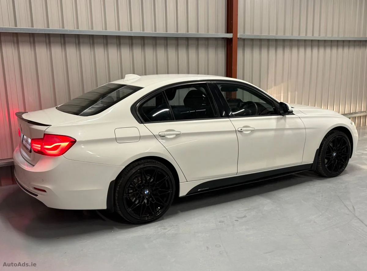 2015 BMW 3-Series – photo 3