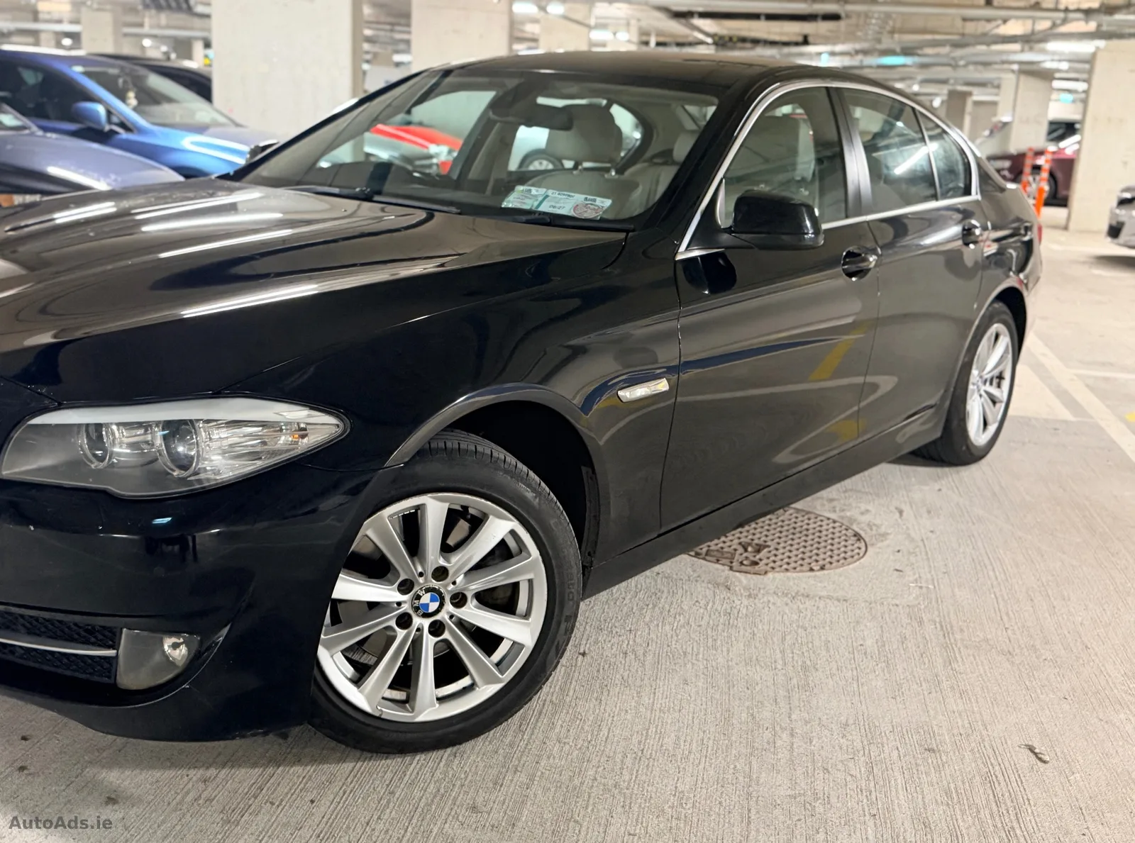 2011 BMW 5 Series – photo 2