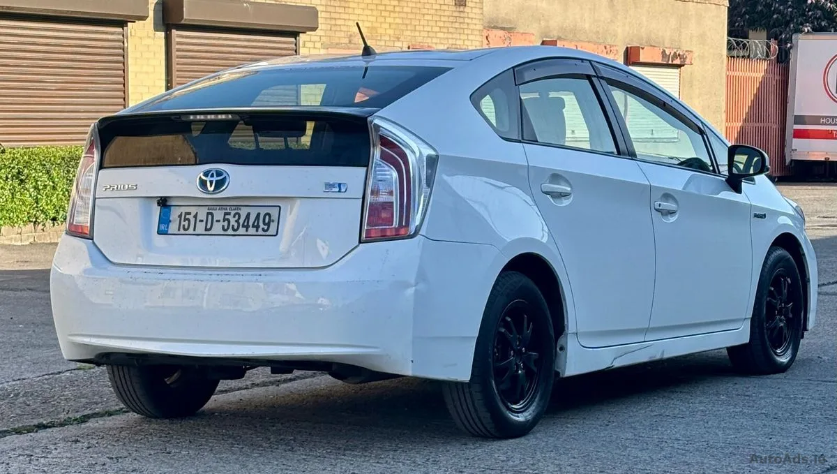 2015 Toyota Prius – photo 8