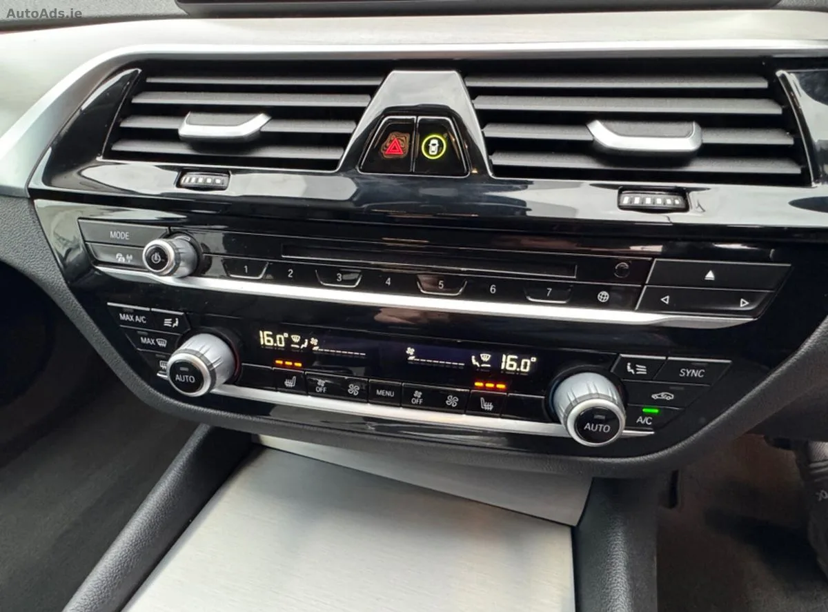 2019 BMW 5-Series – photo 18