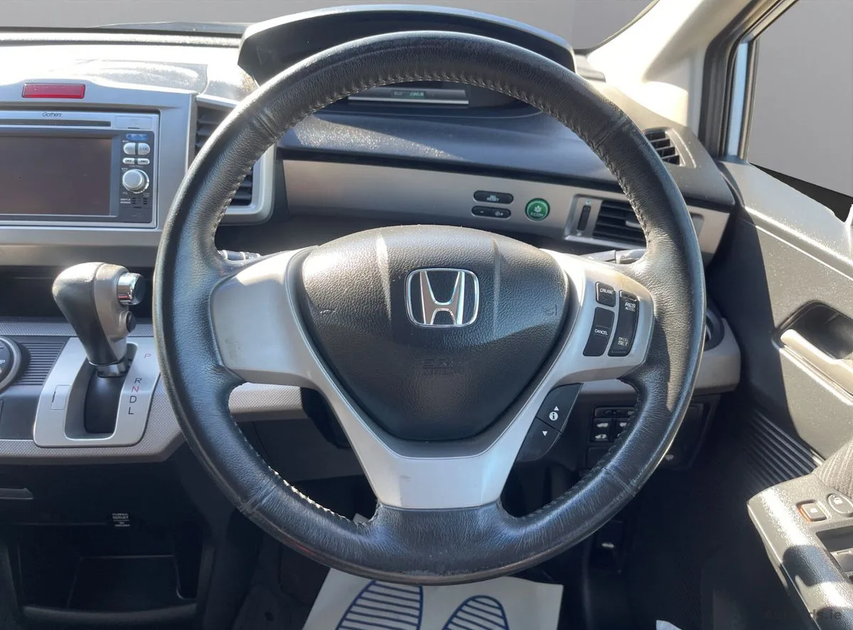 2014 Honda Freed – photo 11
