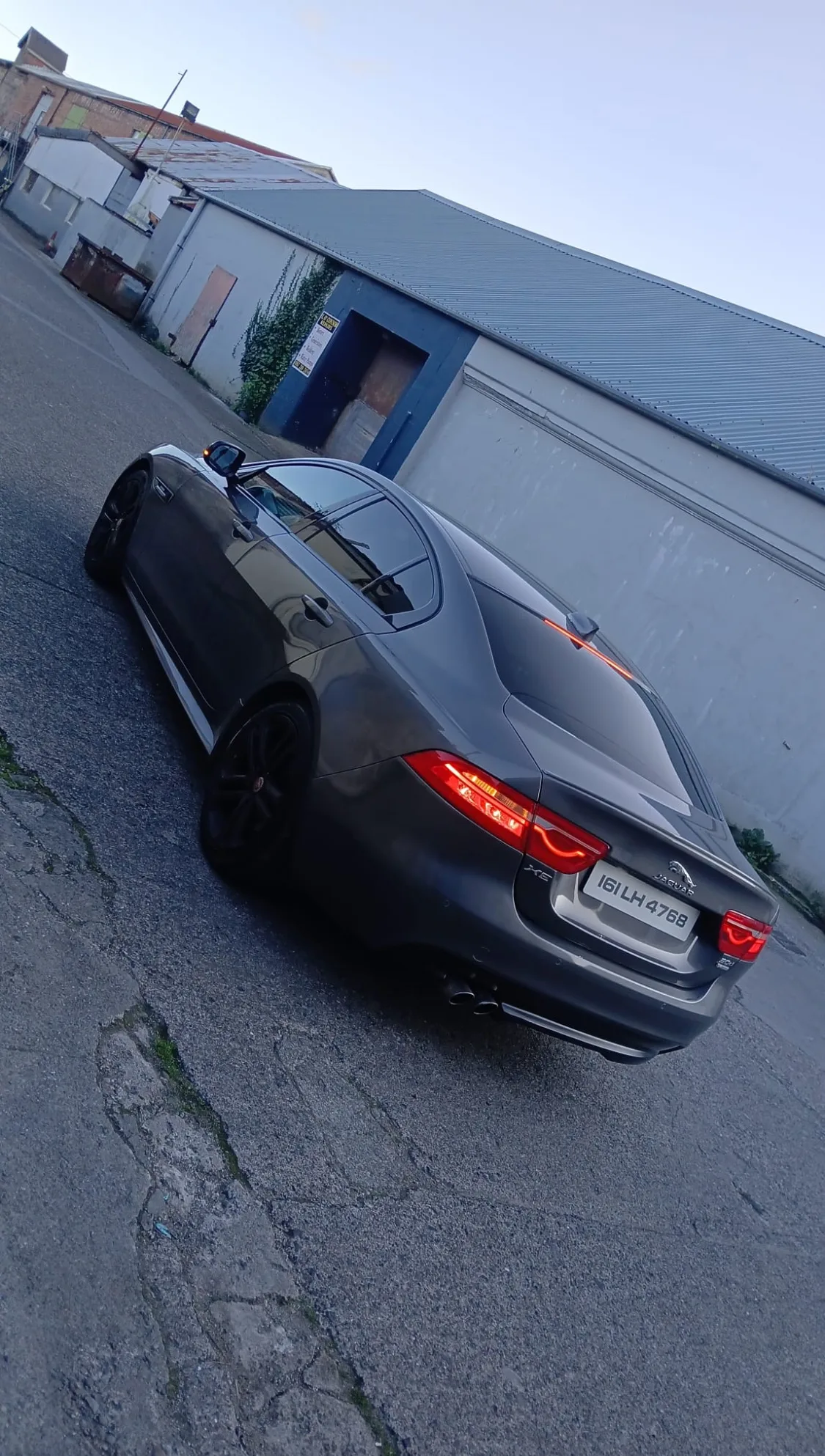 2016 Jaguar XE – photo 2
