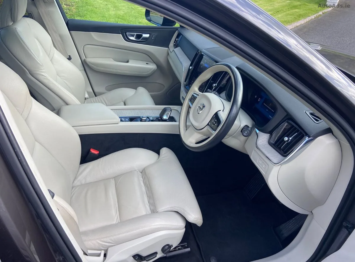 2023 Volvo XC60 – photo 9