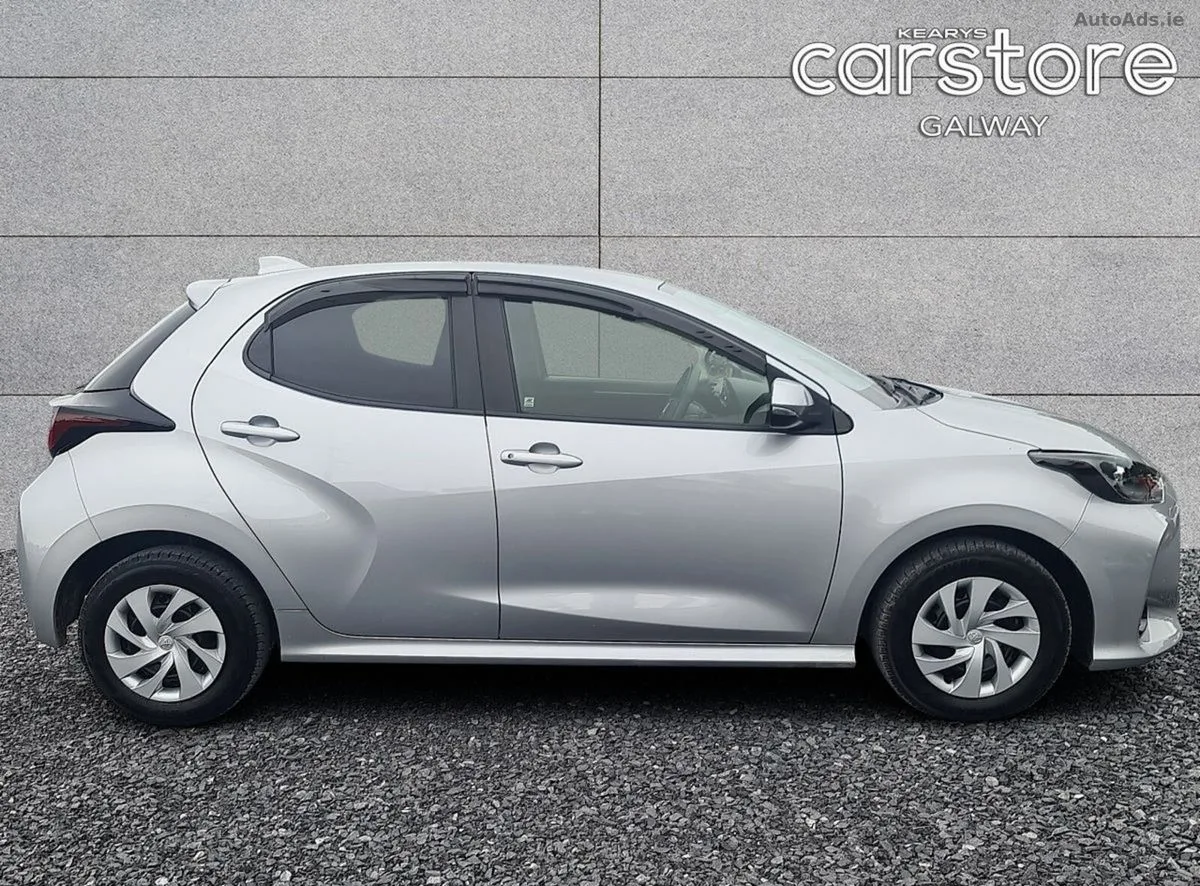 2022 Toyota Yaris – photo 2