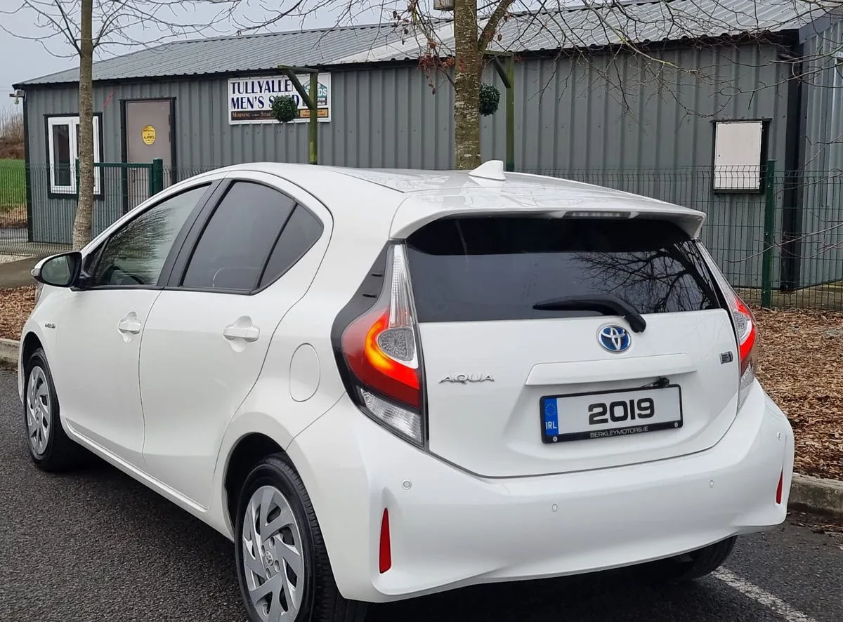 2019 Toyota Aqua – photo 3